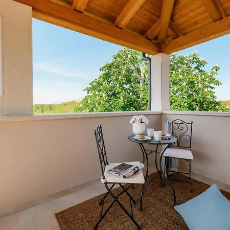 Holiday home In With Outdoor Swimming Pool